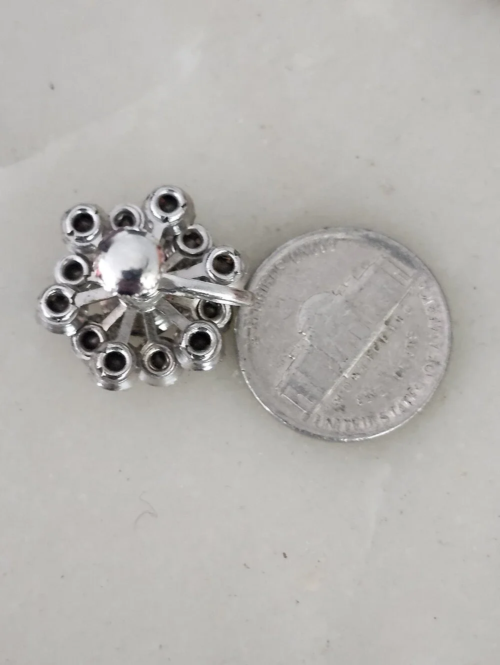 Vtg Silver Tone Floral Cluster Blue Crystal Screw Back Earrings